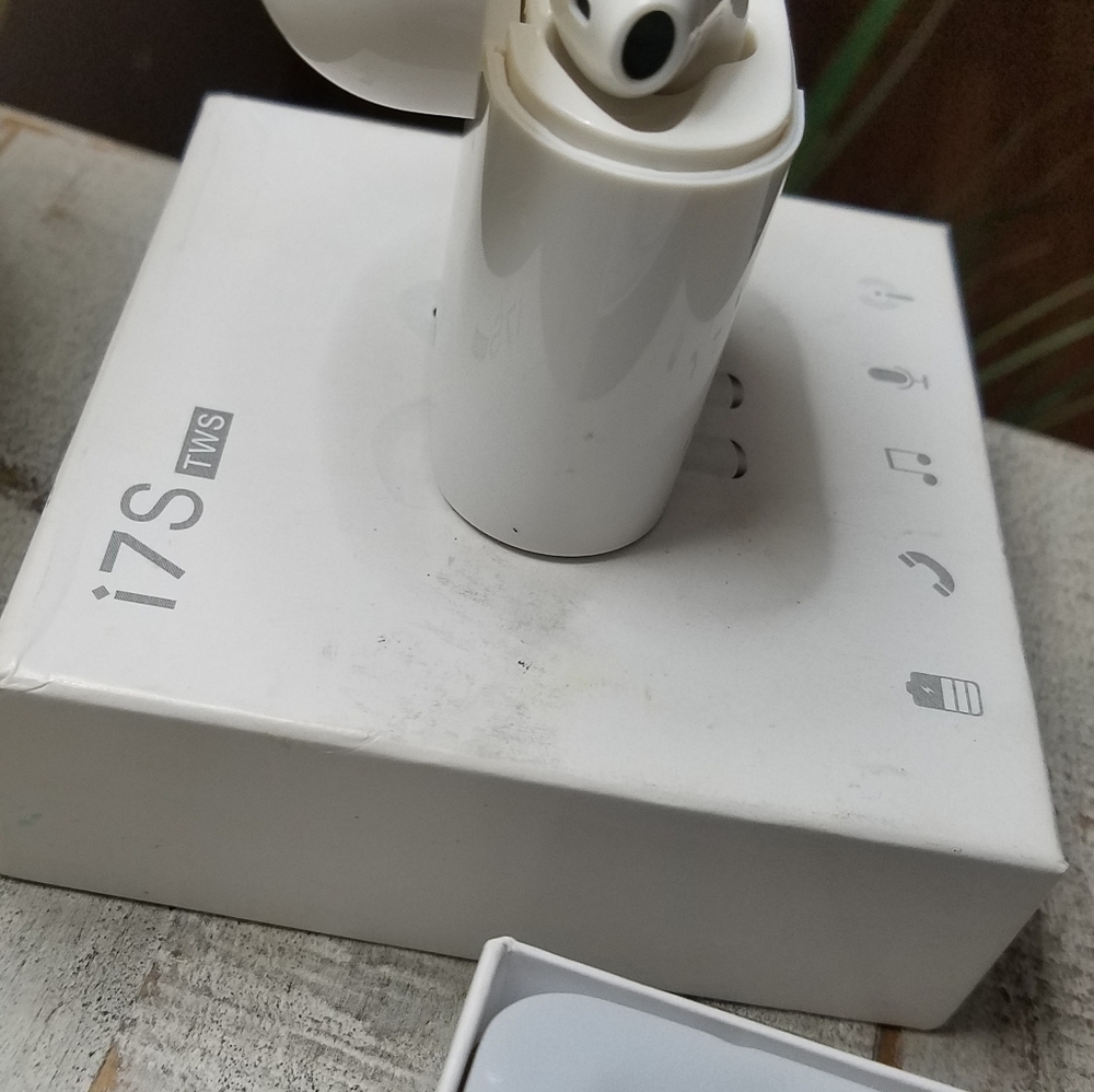 Bluetooth earbuds - Picture 5 of 7